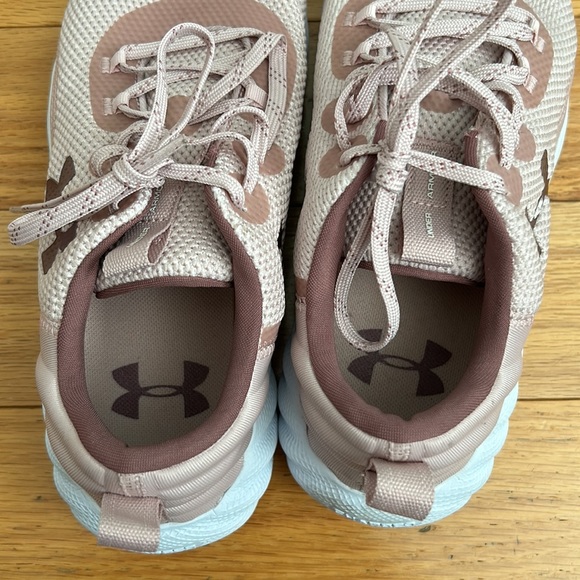 Sold - Picture 6 of 7